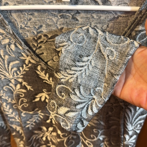 R Wear Rampage Silbet Black Flotal Top Size Large. - Picture 4 of 4